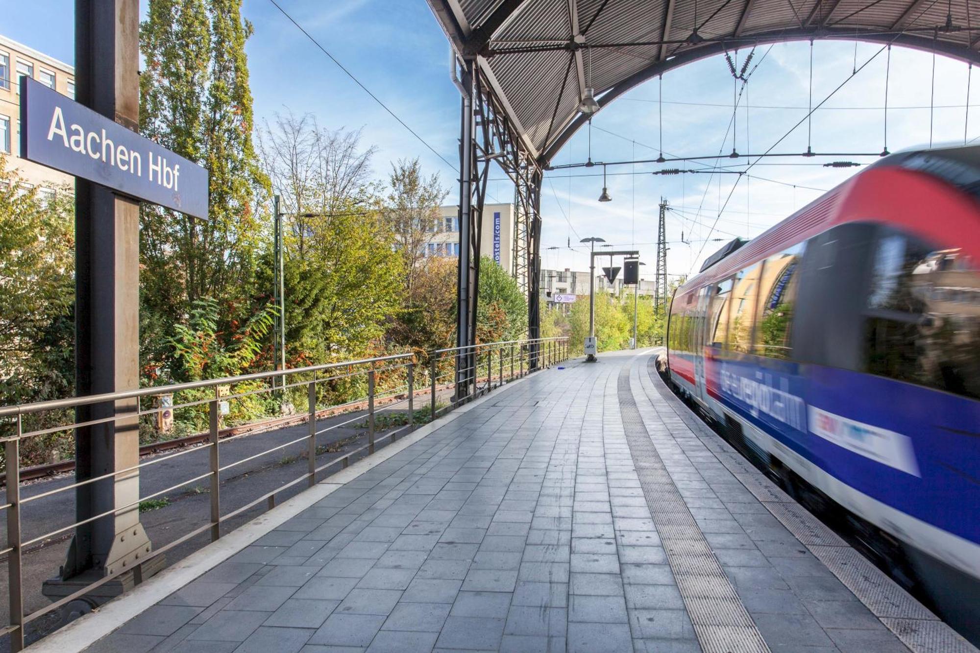 A&O Aachen Hauptbahnhof Hotel Eksteriør billede